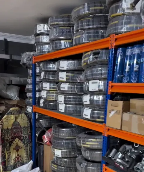 Alçı sıva makinesi yedek parça ve hortum rafları